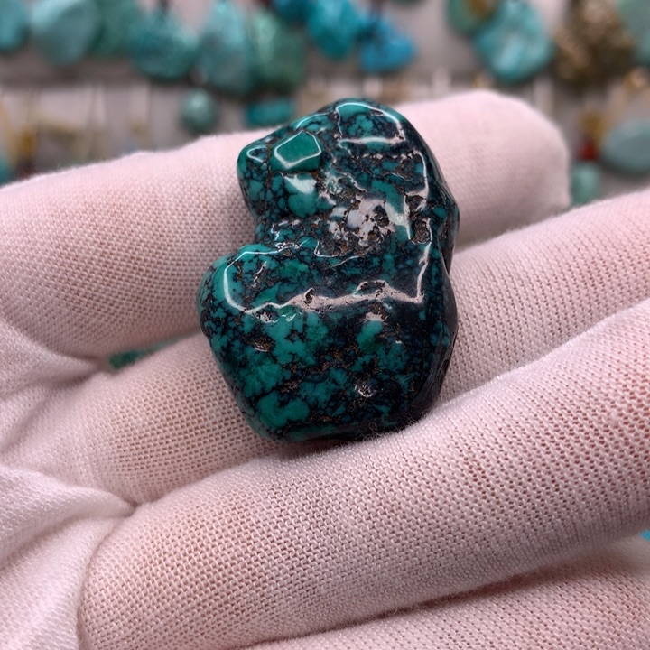 绿松石未镶嵌原矿