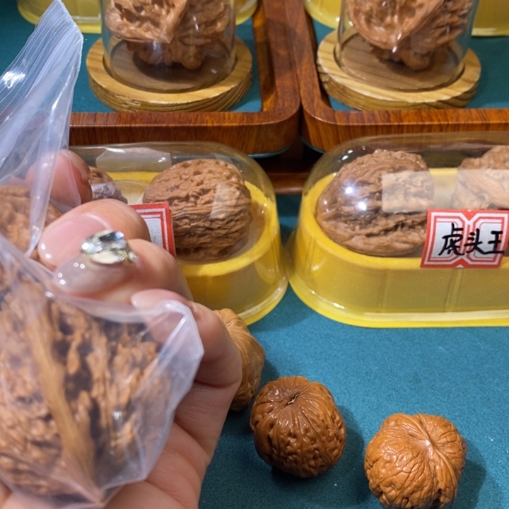 文玩核桃吊坠勋三角楼