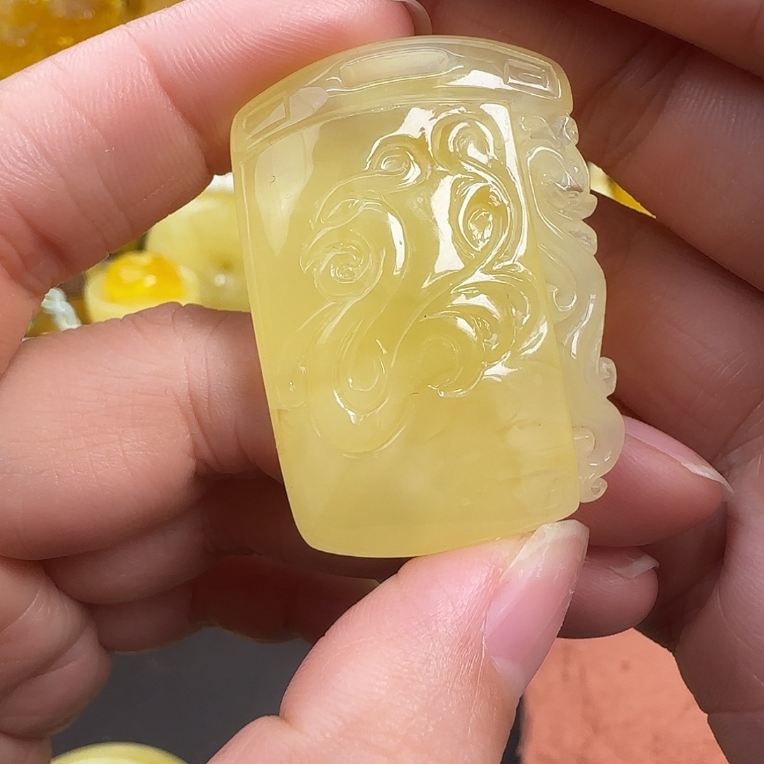 蜜蜡未镶嵌珠宝奇石