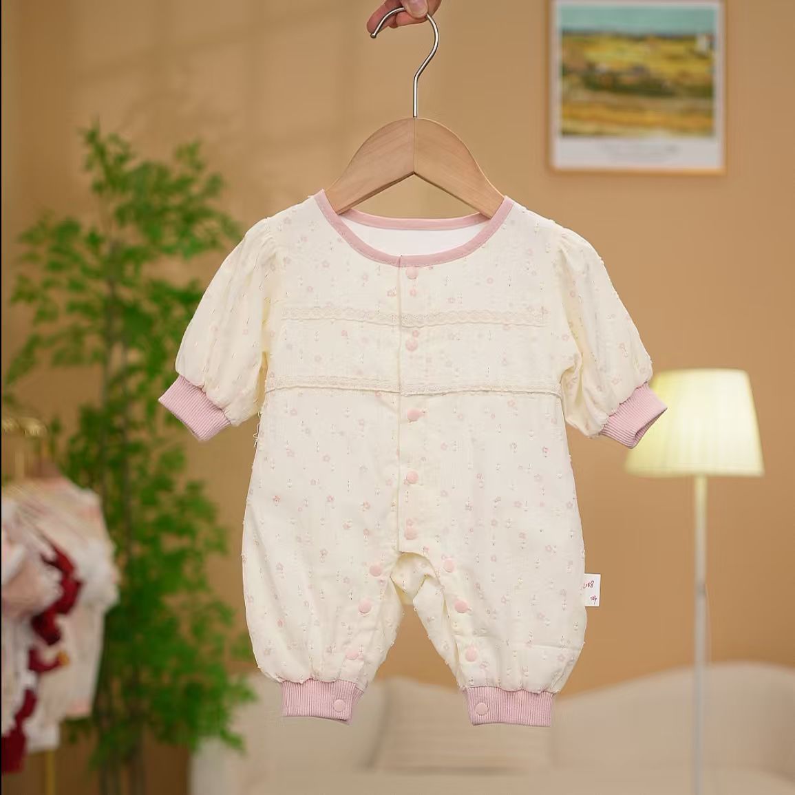 女宝宝连体衣双层春秋款碎花纯棉哈衣甜美外出服新款婴儿爬服洋气