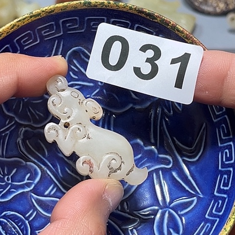 摆件瓷器是古代文化与传统绘画艺术之间