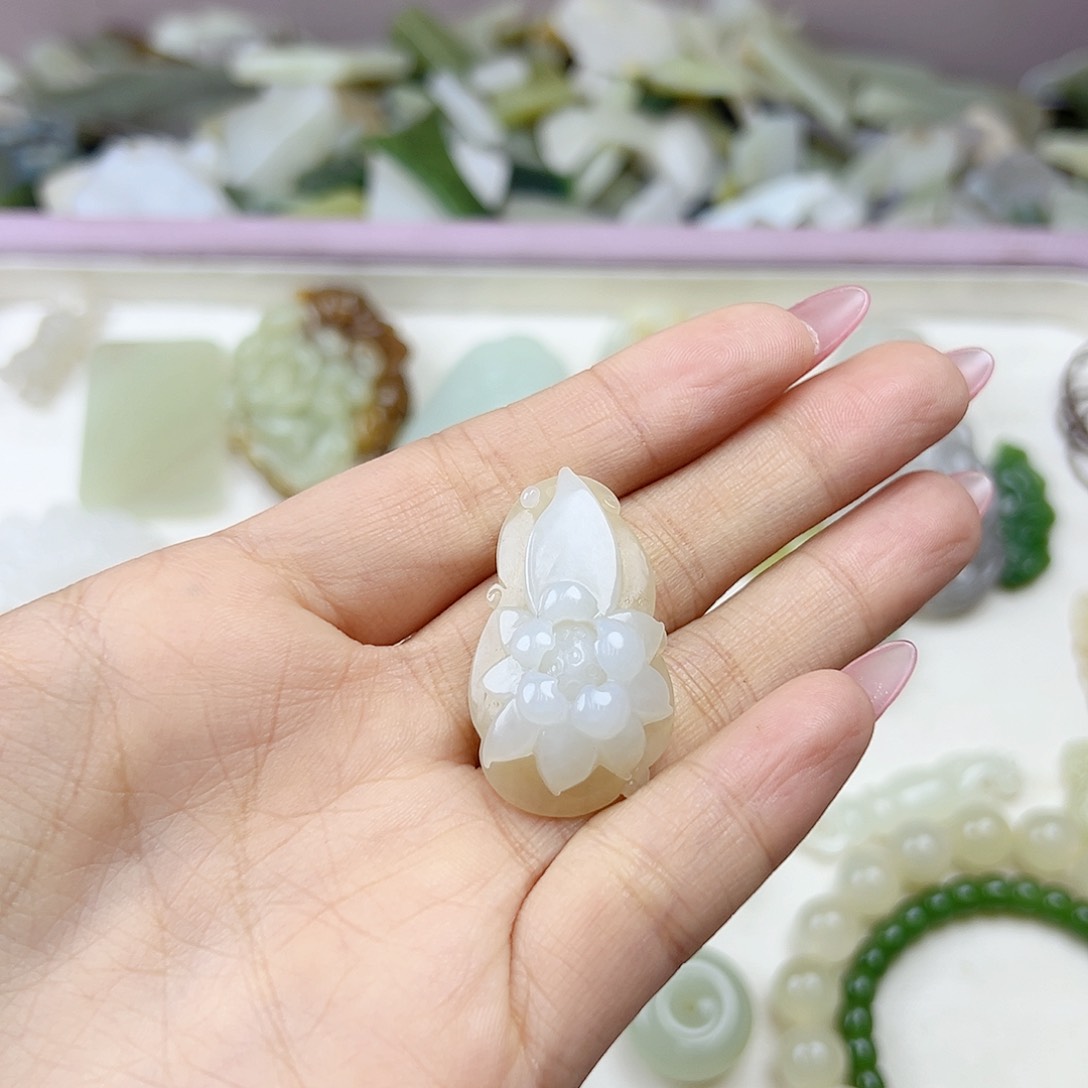 颈饰未镶嵌和田玉爱*谁