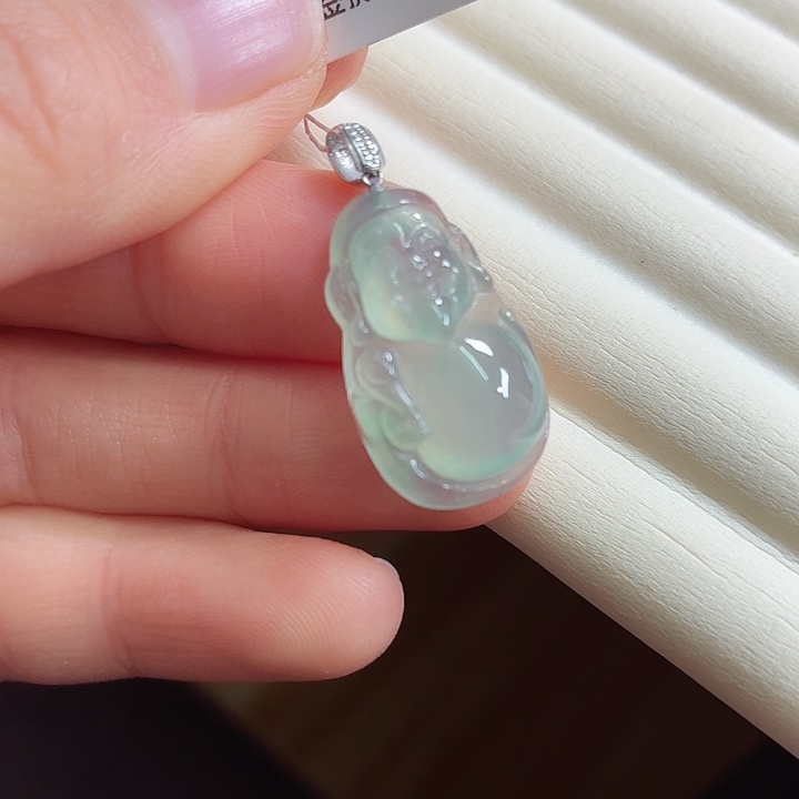 颈饰18K金镶嵌翡翠炸