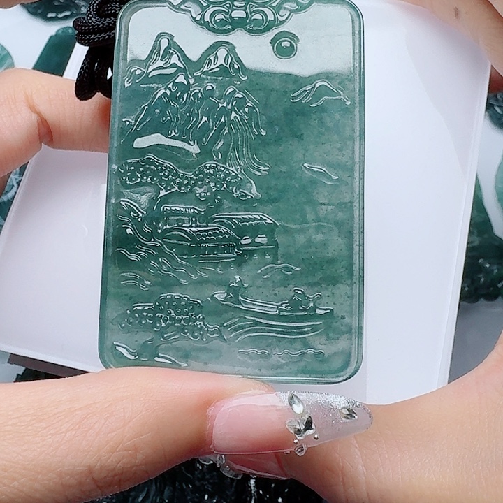 翡翠未镶嵌颈饰1111