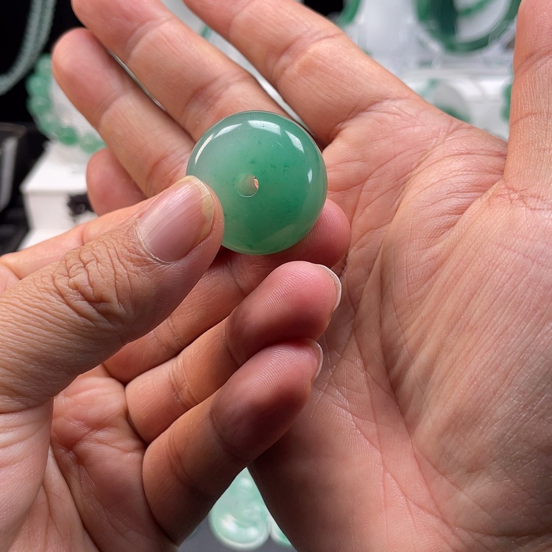 石英质玉吊坠(不含链)未镶嵌