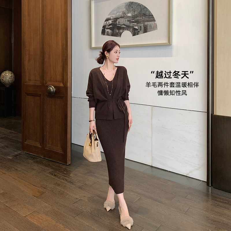 [18号 直播福利] 12/8-12/13【越过冬天】收腰羊毛女秋冬包臀连衣裙