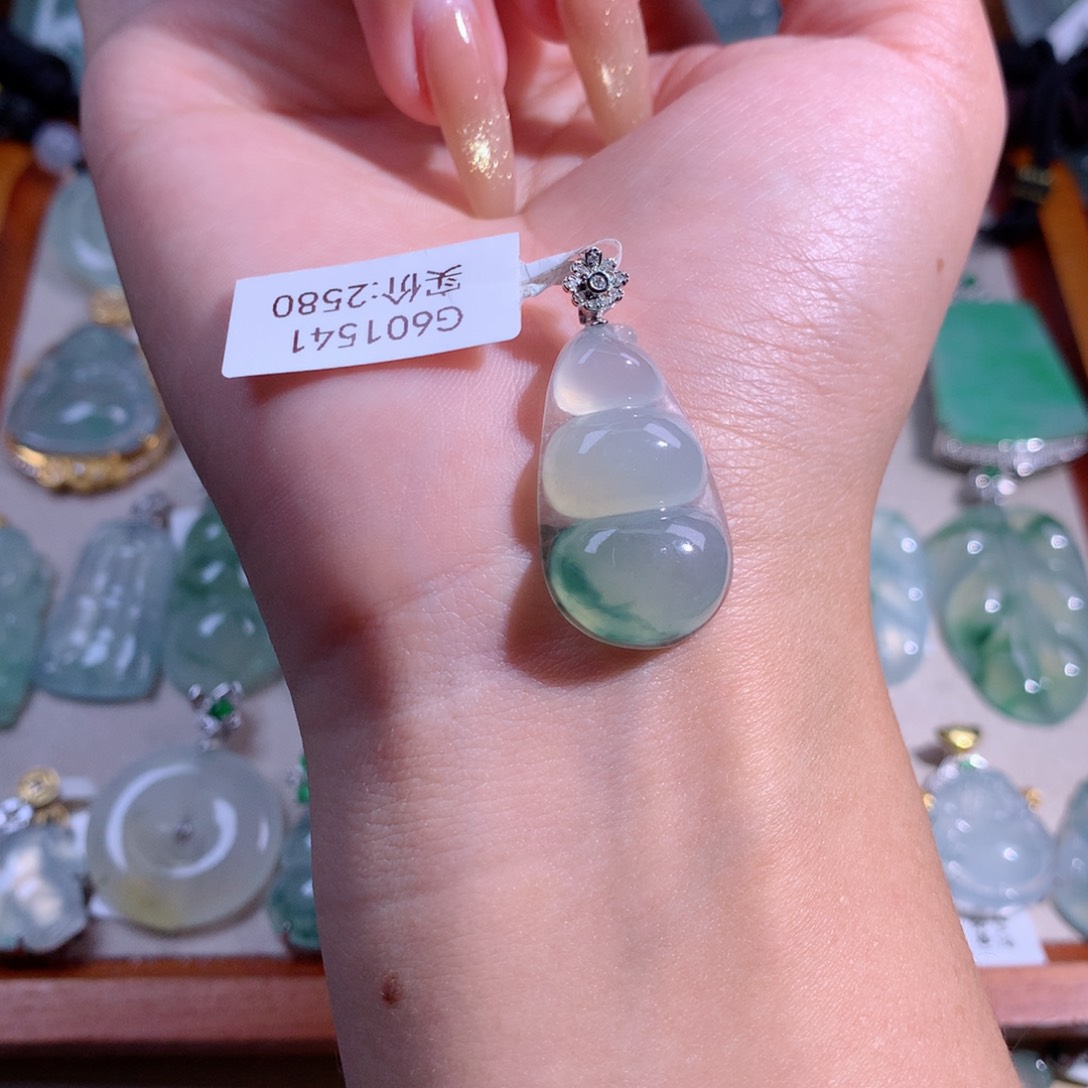 翡翠吊坠(不含链)18K金镶嵌