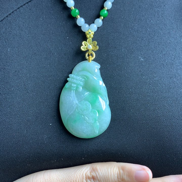 翡翠颈饰未镶嵌翡翠