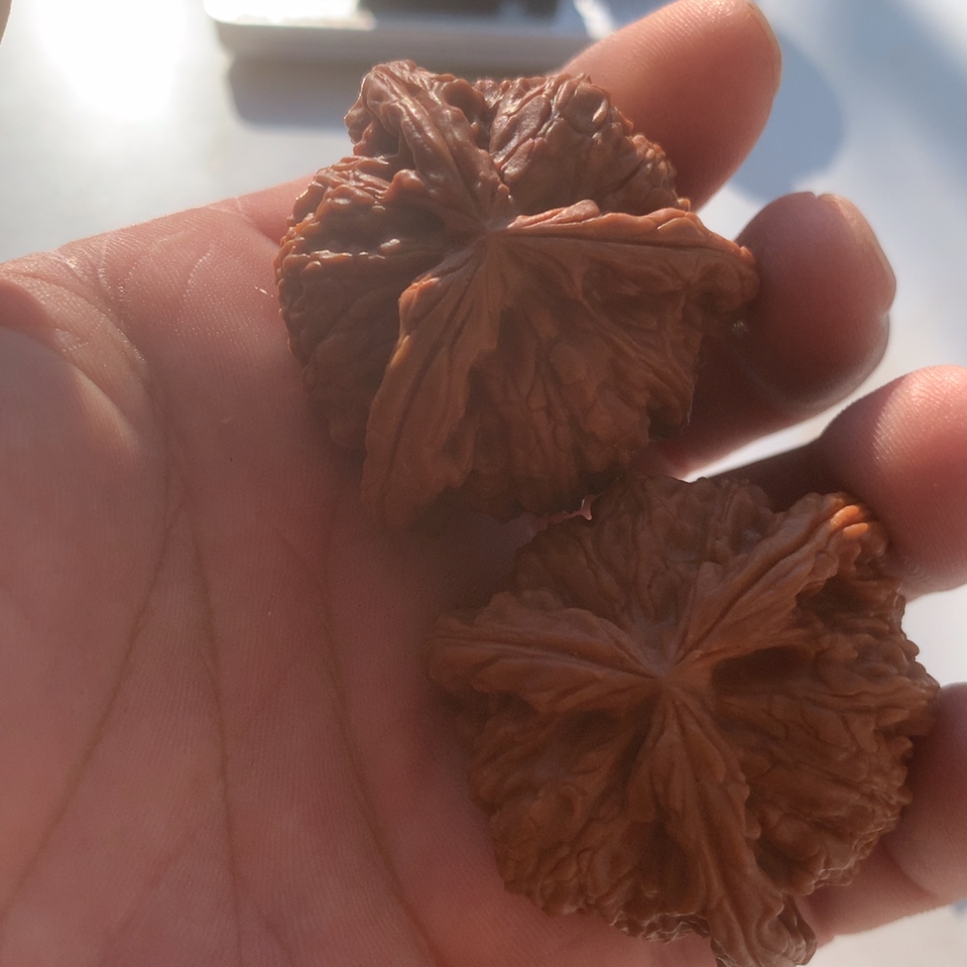 坤***阁文玩核桃吊坠三棱