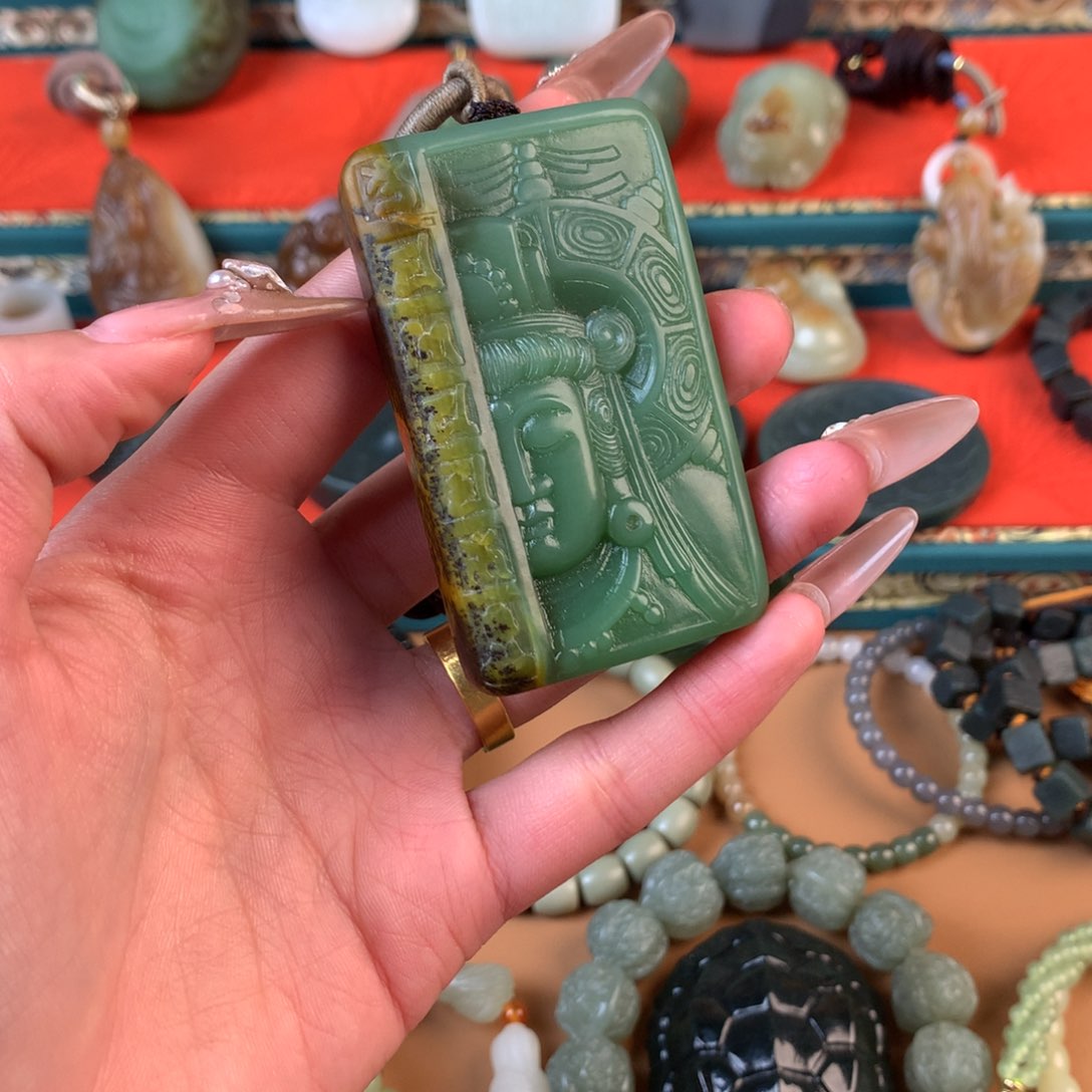 和田玉（糖玉）挂件未镶嵌用****扬