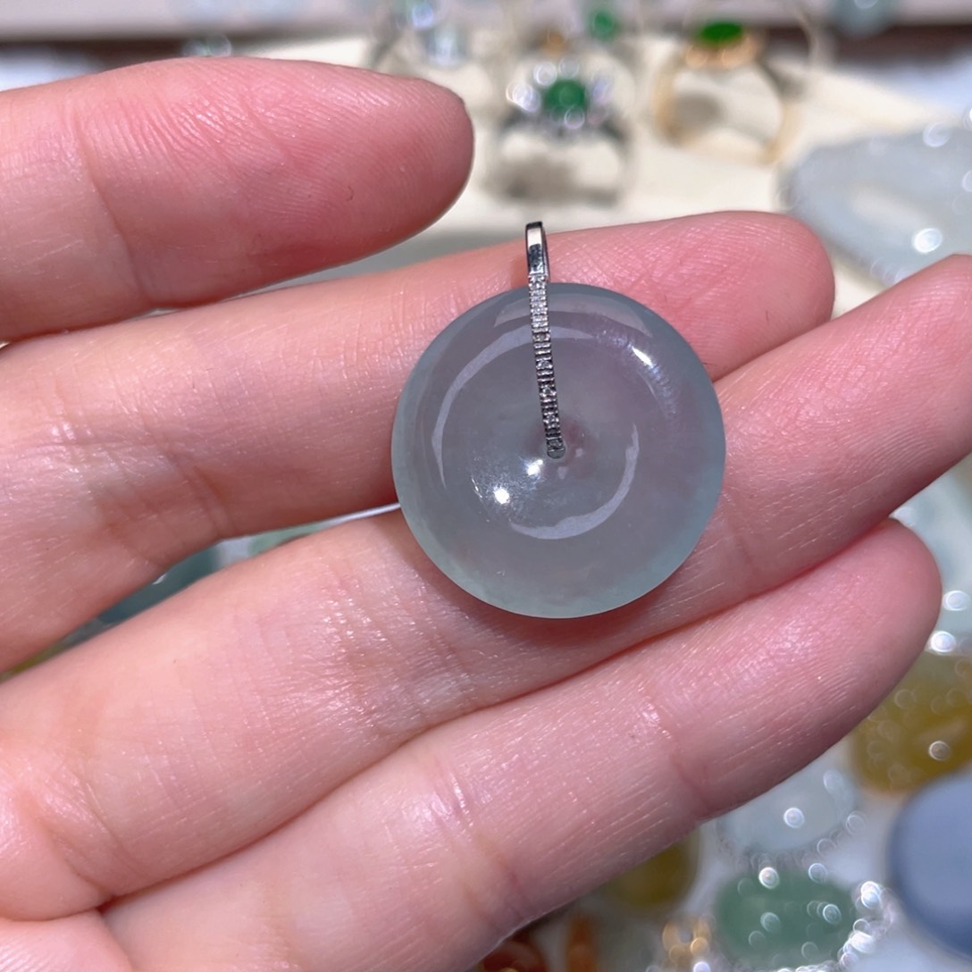 翡翠颈饰18K金镶嵌翡翠