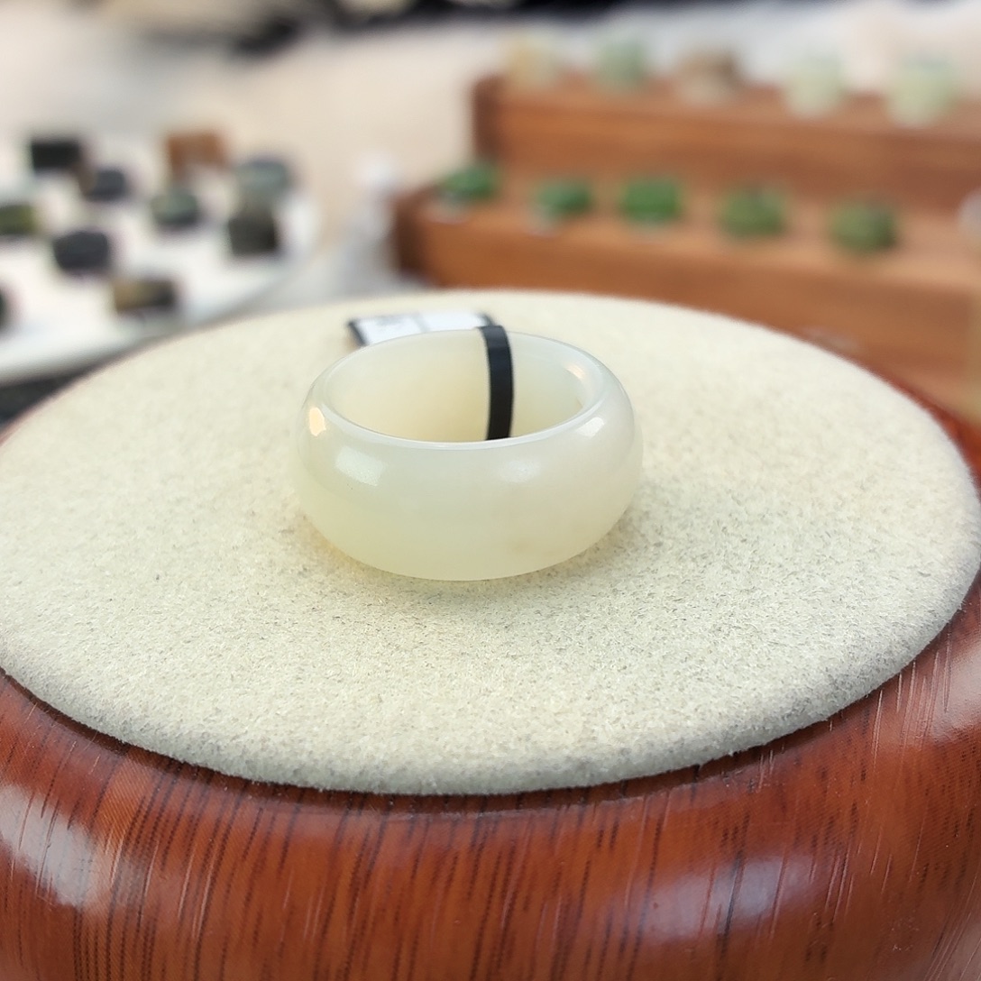 和田玉未镶嵌戒指i4暖白轮胎17.0mm