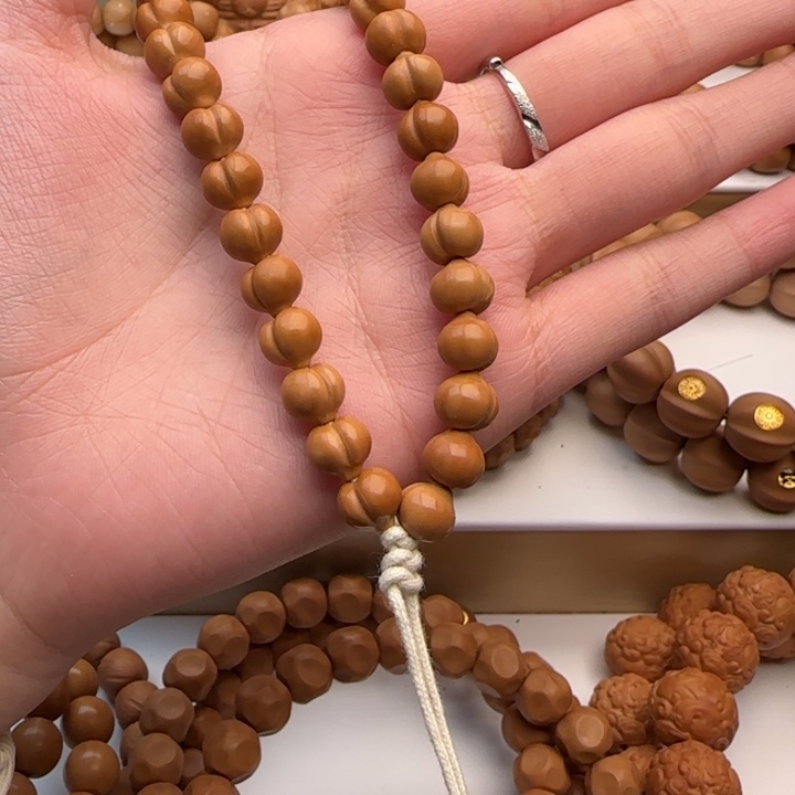 魍***…吊坠猴头核桃二等小屁桃手持微瑕款8+