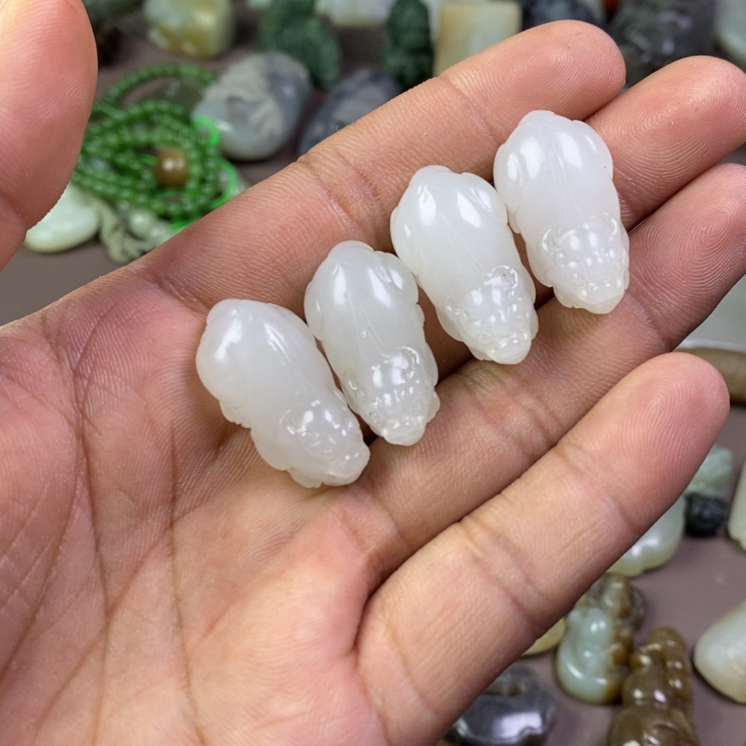 和田玉颈饰未镶嵌格****宿