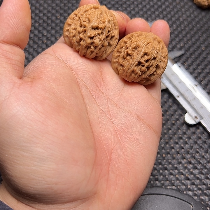 文玩核桃吊坠四座楼