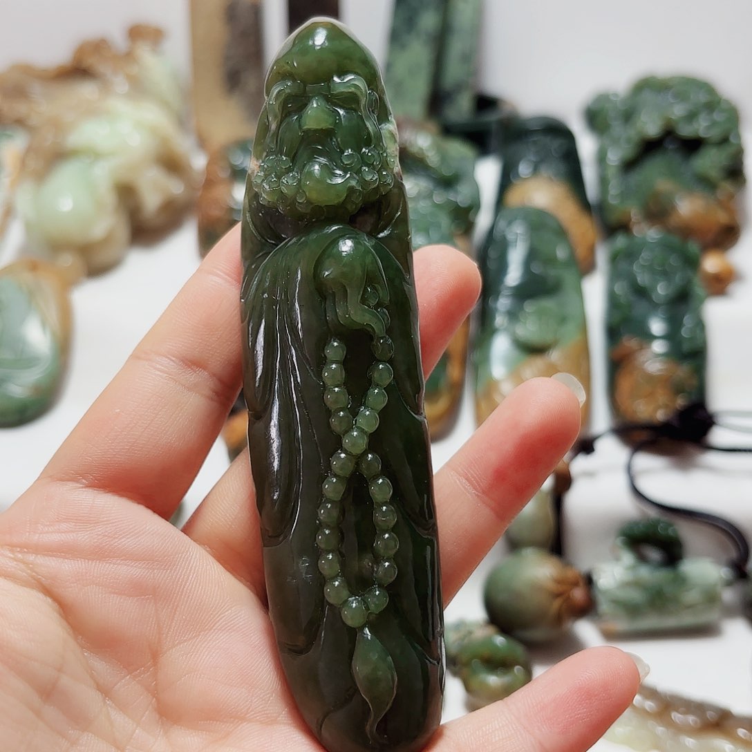 岫岩河磨玉（透闪石质玉）挂件未镶嵌花***挖