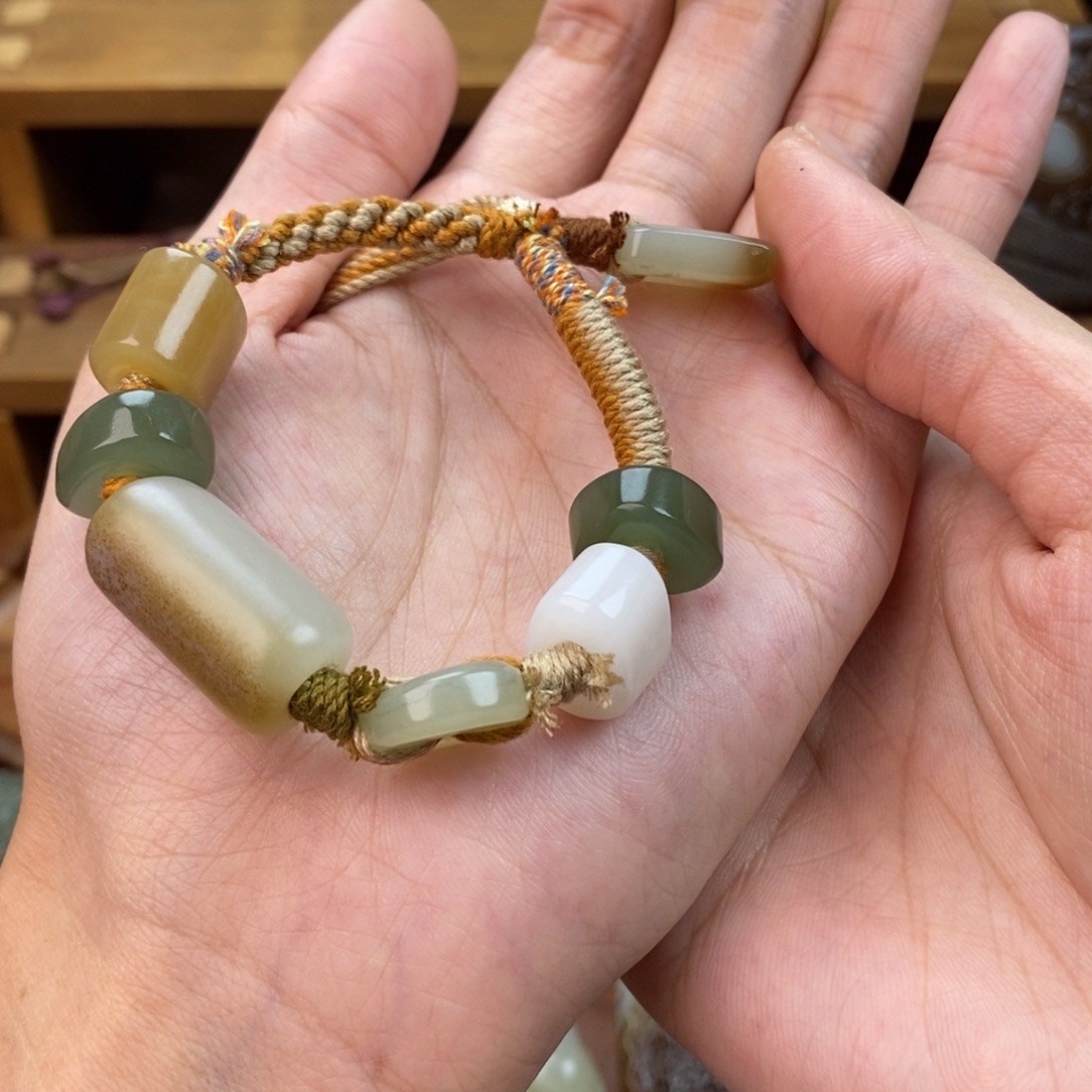 ●***●和田玉未镶嵌颈饰