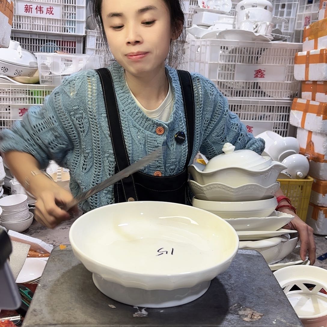 盘微瑕产品………灯笼高脚一个