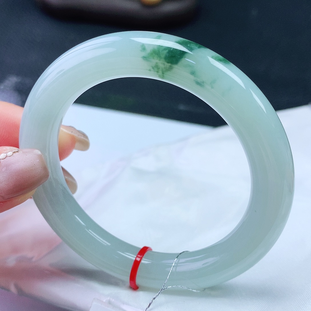 翡翠未镶嵌手镯53圈￼