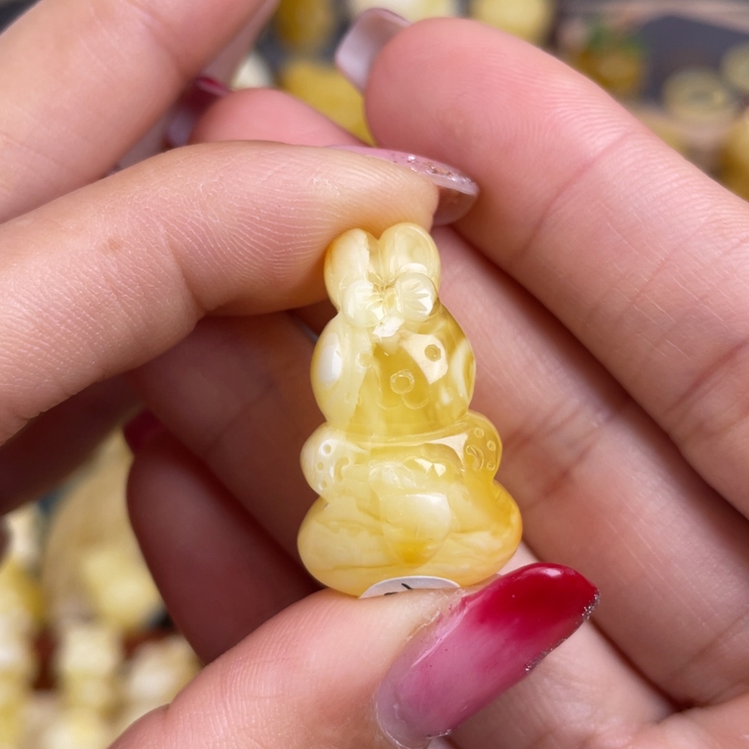 琥珀裸石未镶嵌蜜蜡