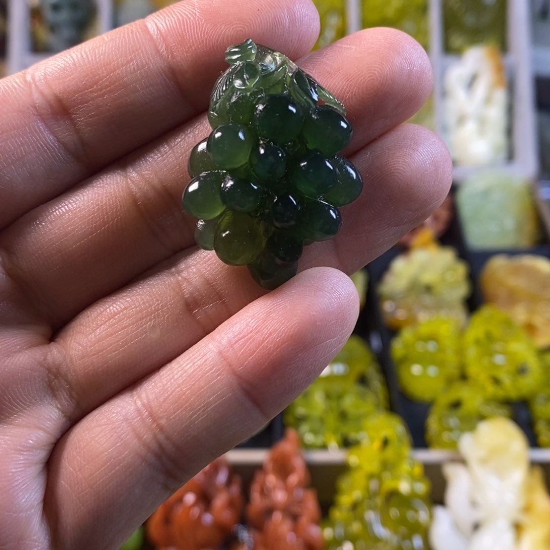 合金蛇纹石玉颈饰