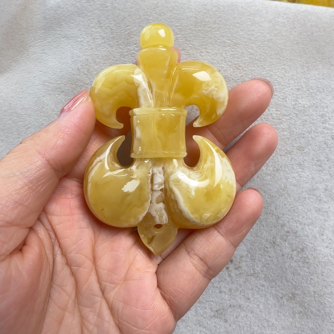 蜜蜡未镶嵌珠宝奇石