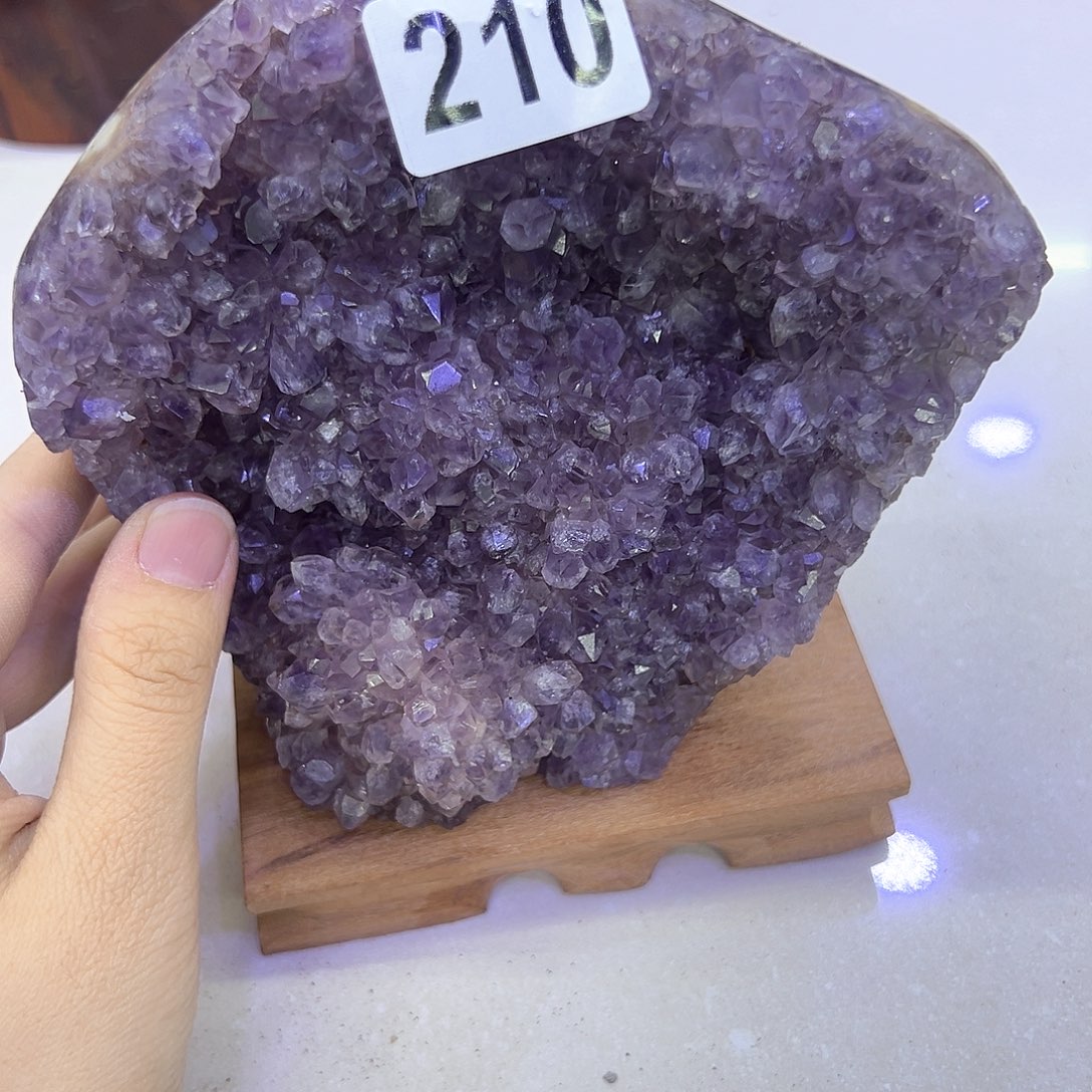 紫晶水晶摆件未镶嵌