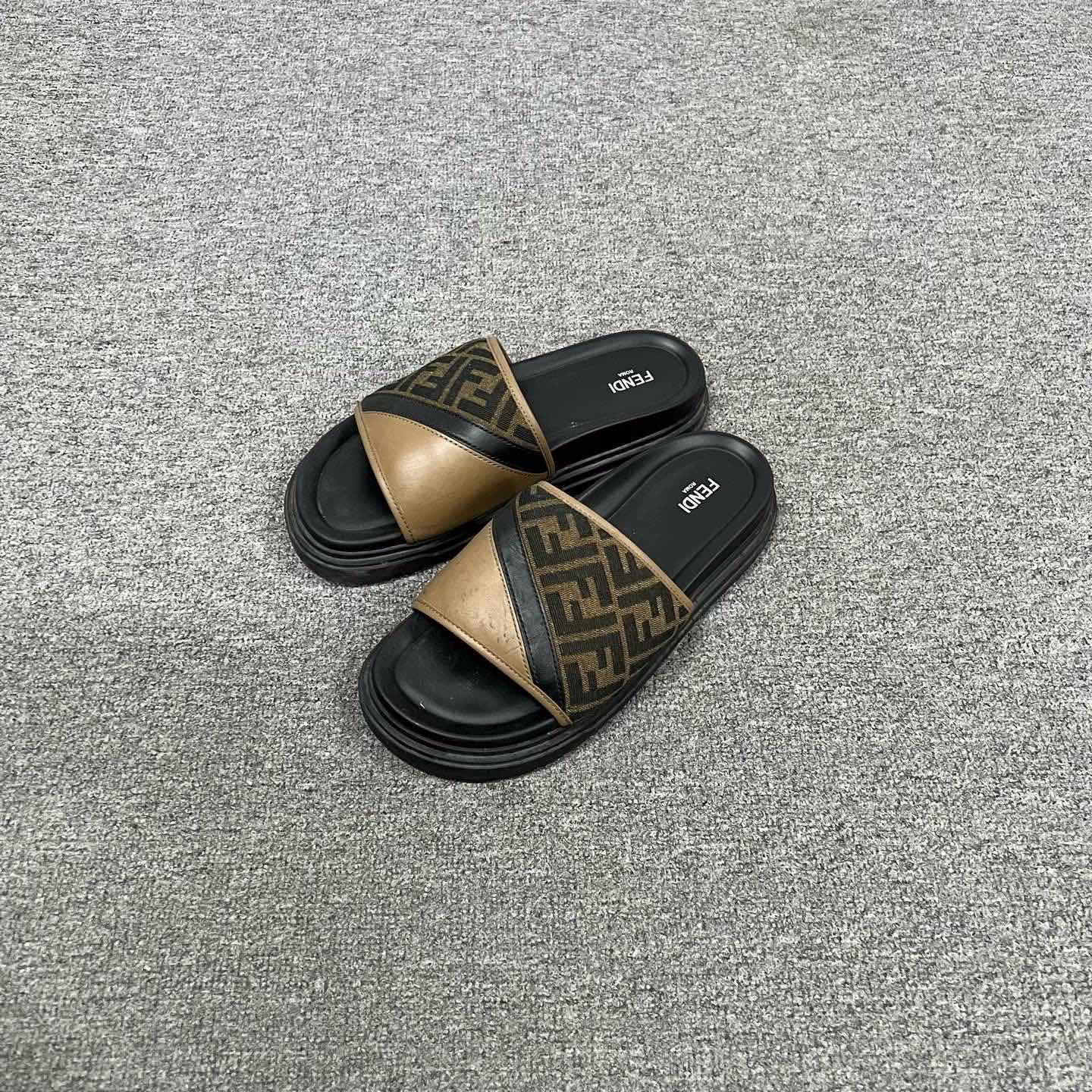 99新 FENDI/芬迪 Fendi 芬迪 厚底 双F老花 拖鞋 99新 43码