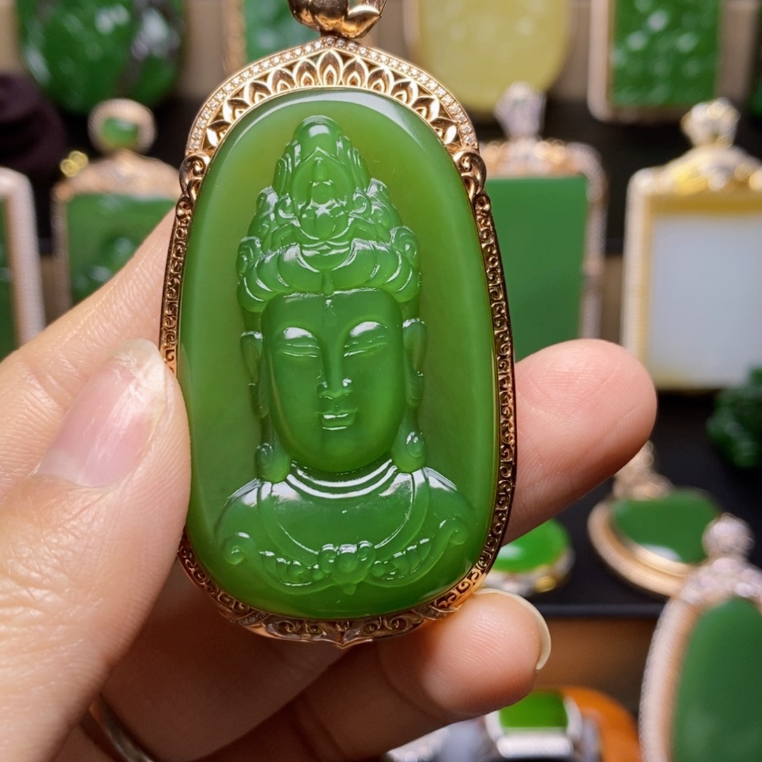 和田玉挂件18K金镶嵌