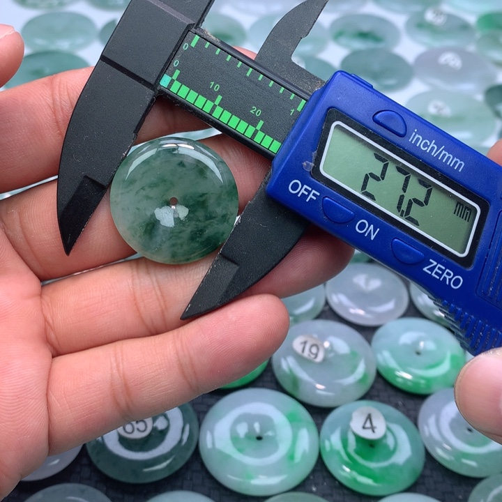 翡翠颈饰未镶嵌缅甸天然A货翡翠