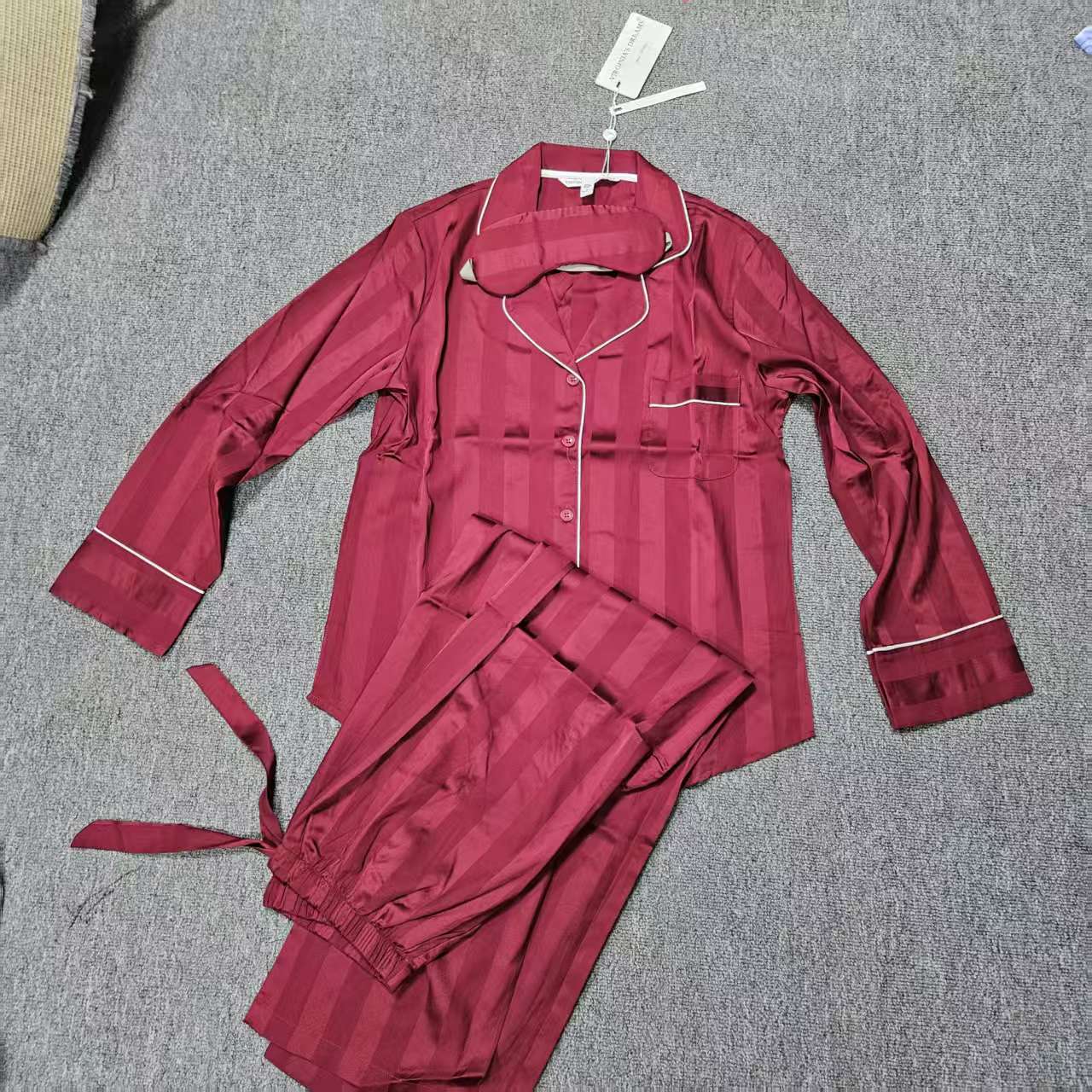 【伊娃的店】VD家. 冰丝睡衣高级长套装~赠送眼罩冰冰滑滑居家服！