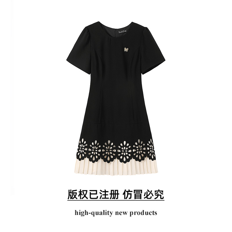 奢姿大码女装2025夏季新款显瘦时尚小香风镂空减龄百褶拼接连衣裙
