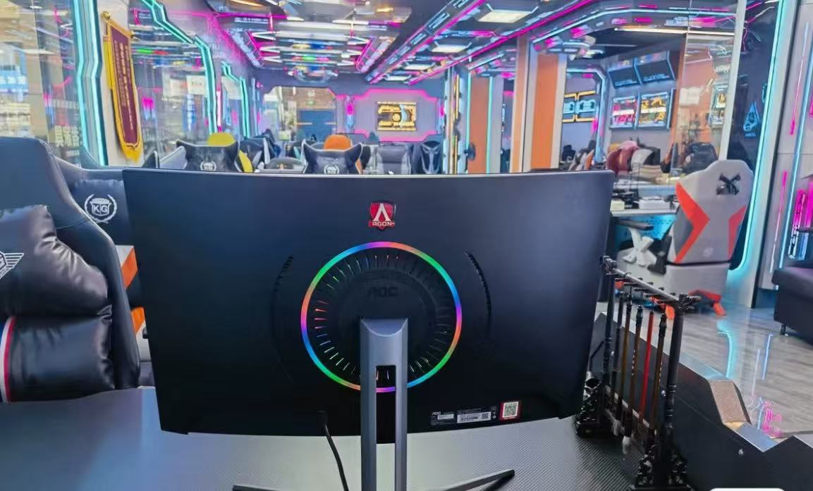 8新 AOC A0C  爱攻3代 32英寸  2K144电竞高清显示器