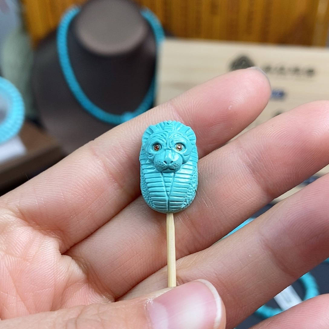 绿松石配饰未镶嵌