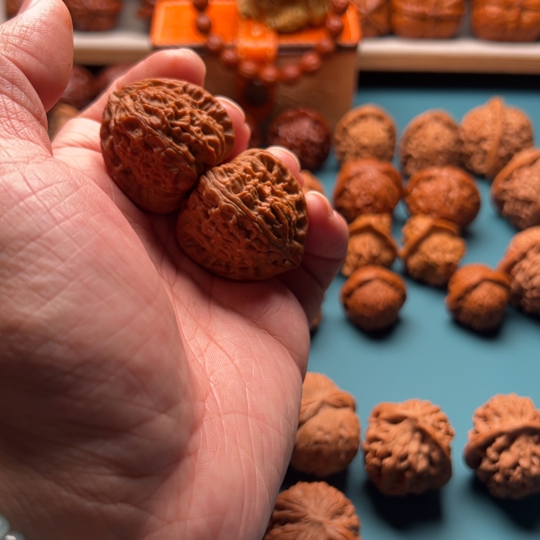 老***凌吊坠文玩核桃三角白