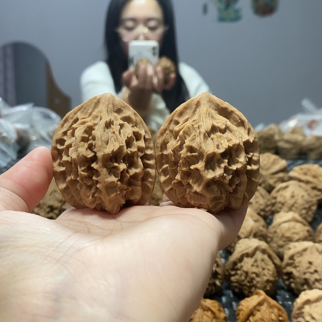 桃核吊坠 帝王 44