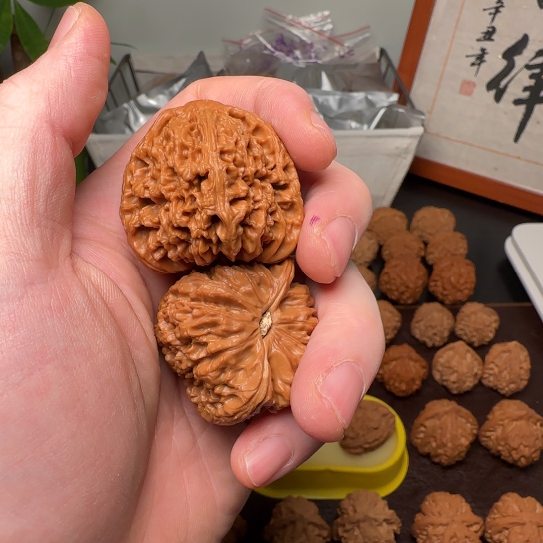 X****吊坠文玩核桃虎头