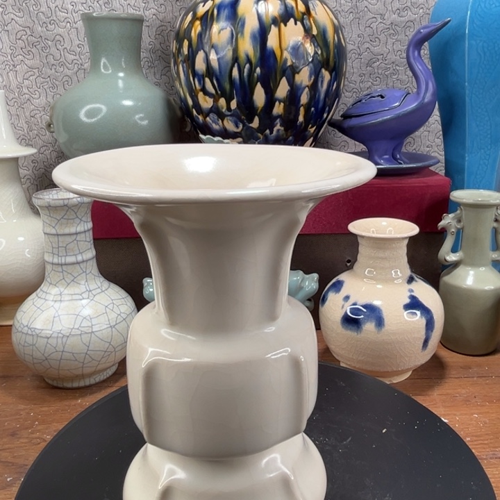 回***阁陶摆件官窑瓷器官窑瓷器