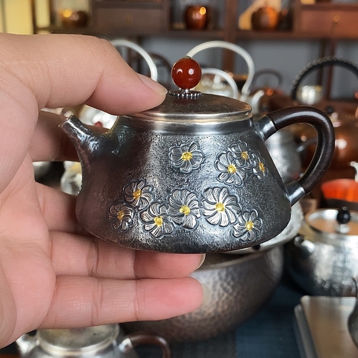 舍***得手工制作紫铜壶工艺