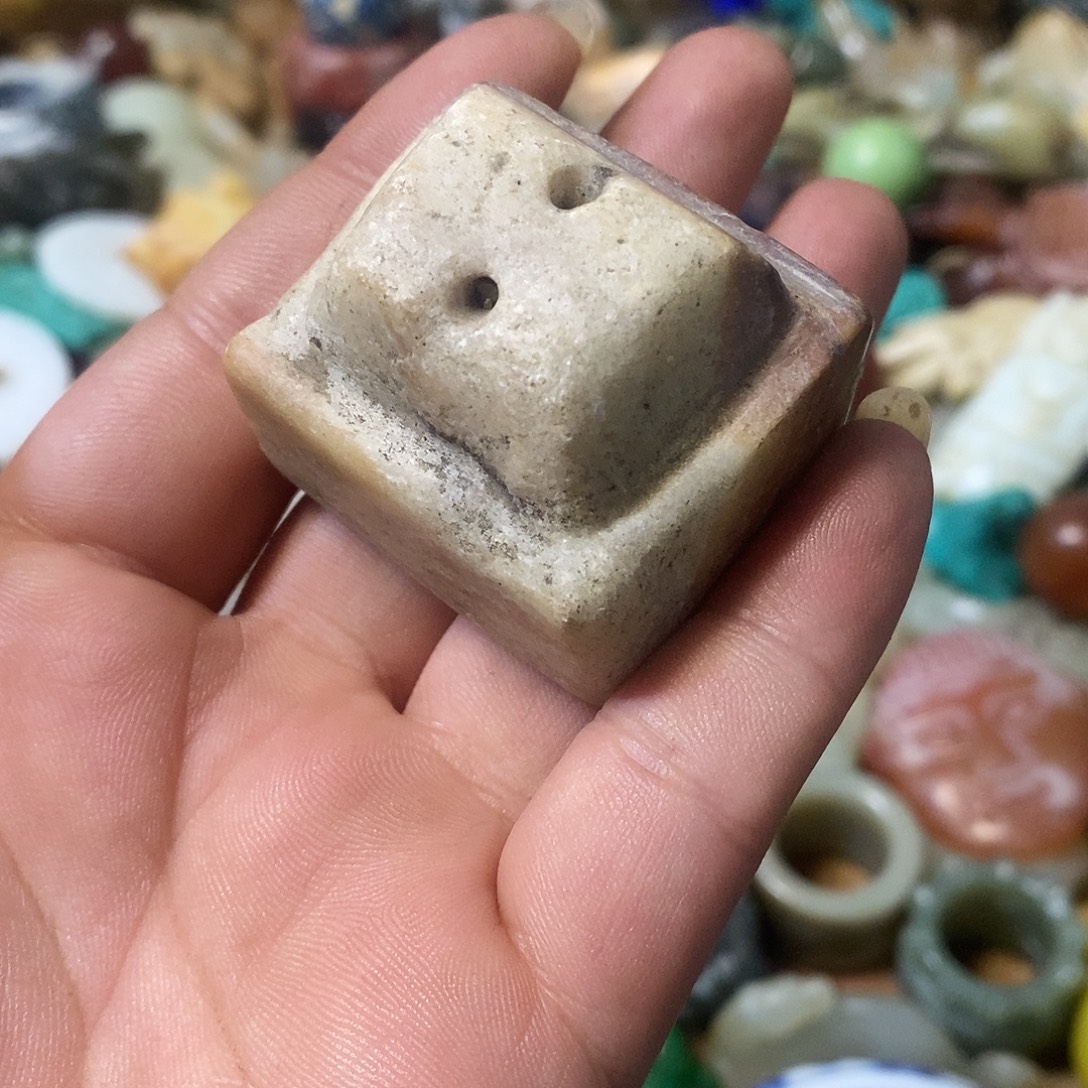 和田玉（糖玉）未镶嵌挂件