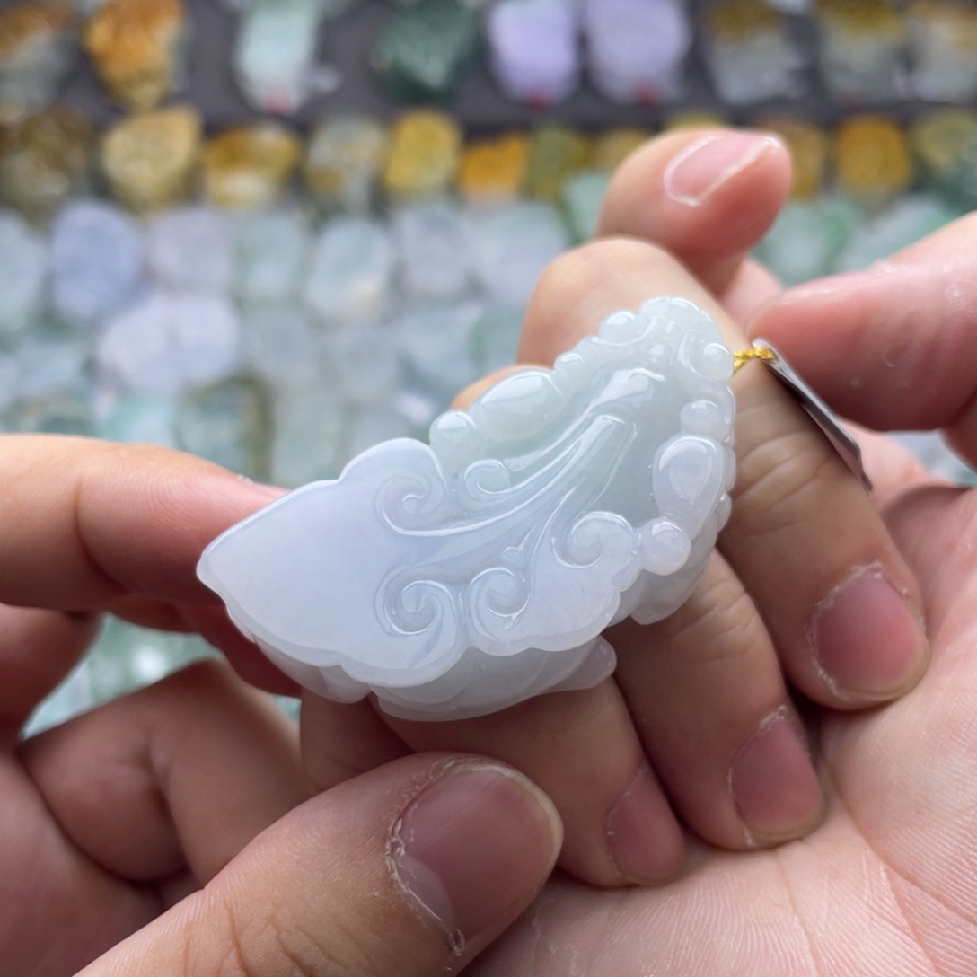 翡翠颈饰未镶嵌貔貅
