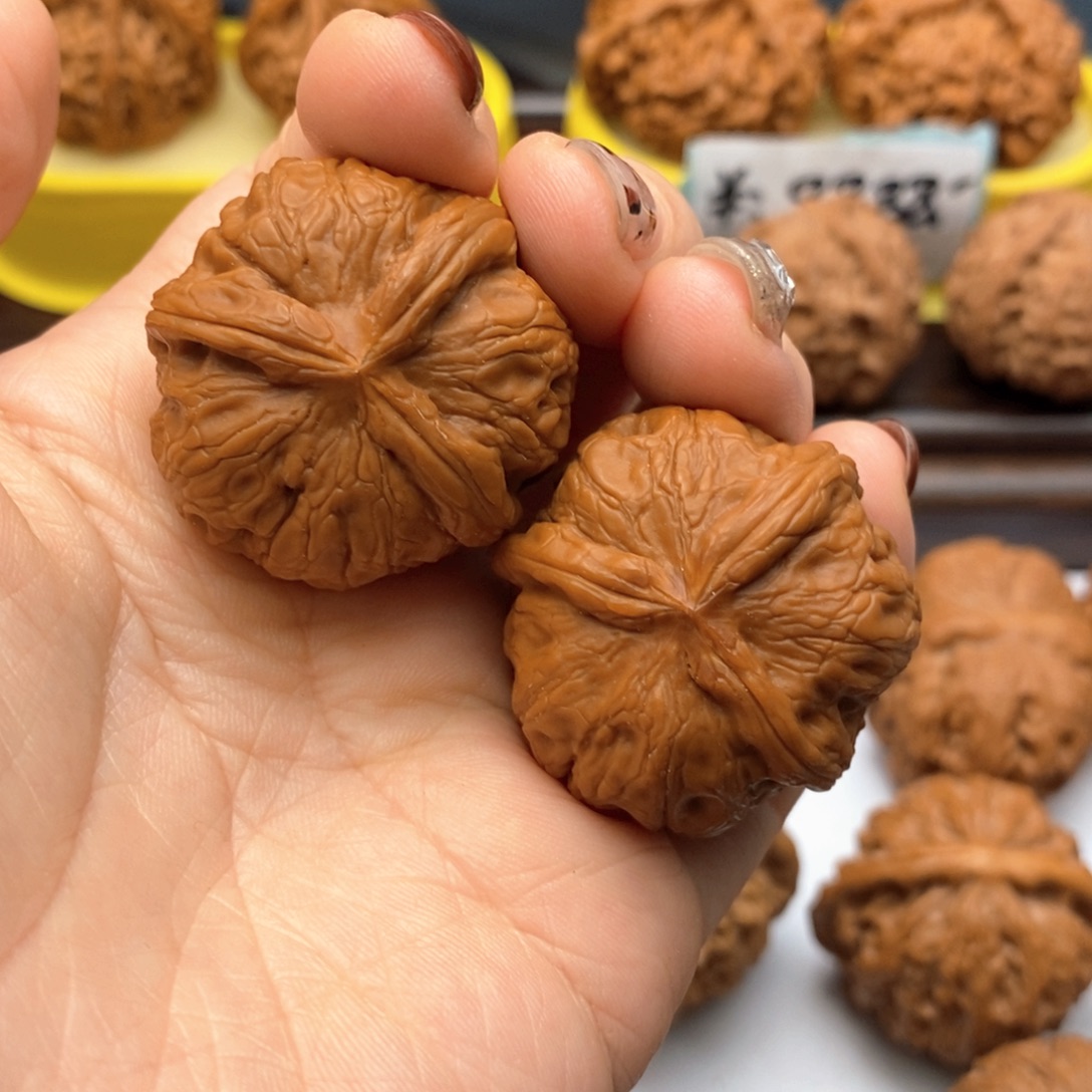 文玩核桃把件35尺元宝三棱