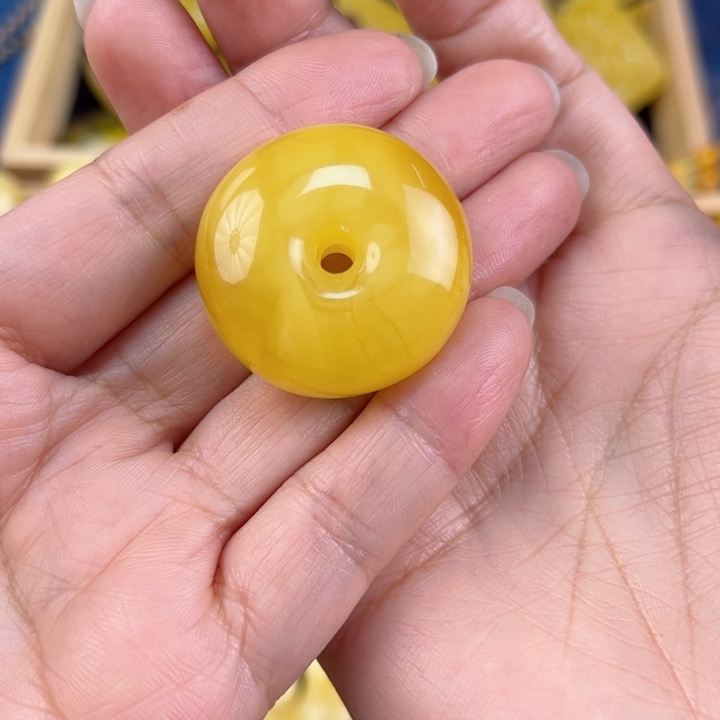 琥珀裸石未镶嵌琥珀