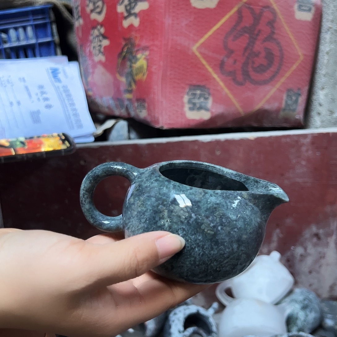 遇壶堂安山玉瑕疵壶