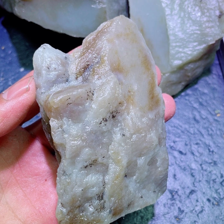 和田玉未镶嵌珠宝半成品