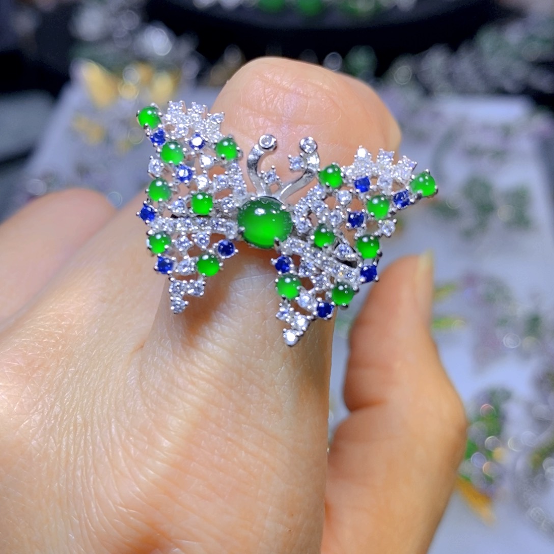 翡翠颈饰银S925镶嵌天然翡翠