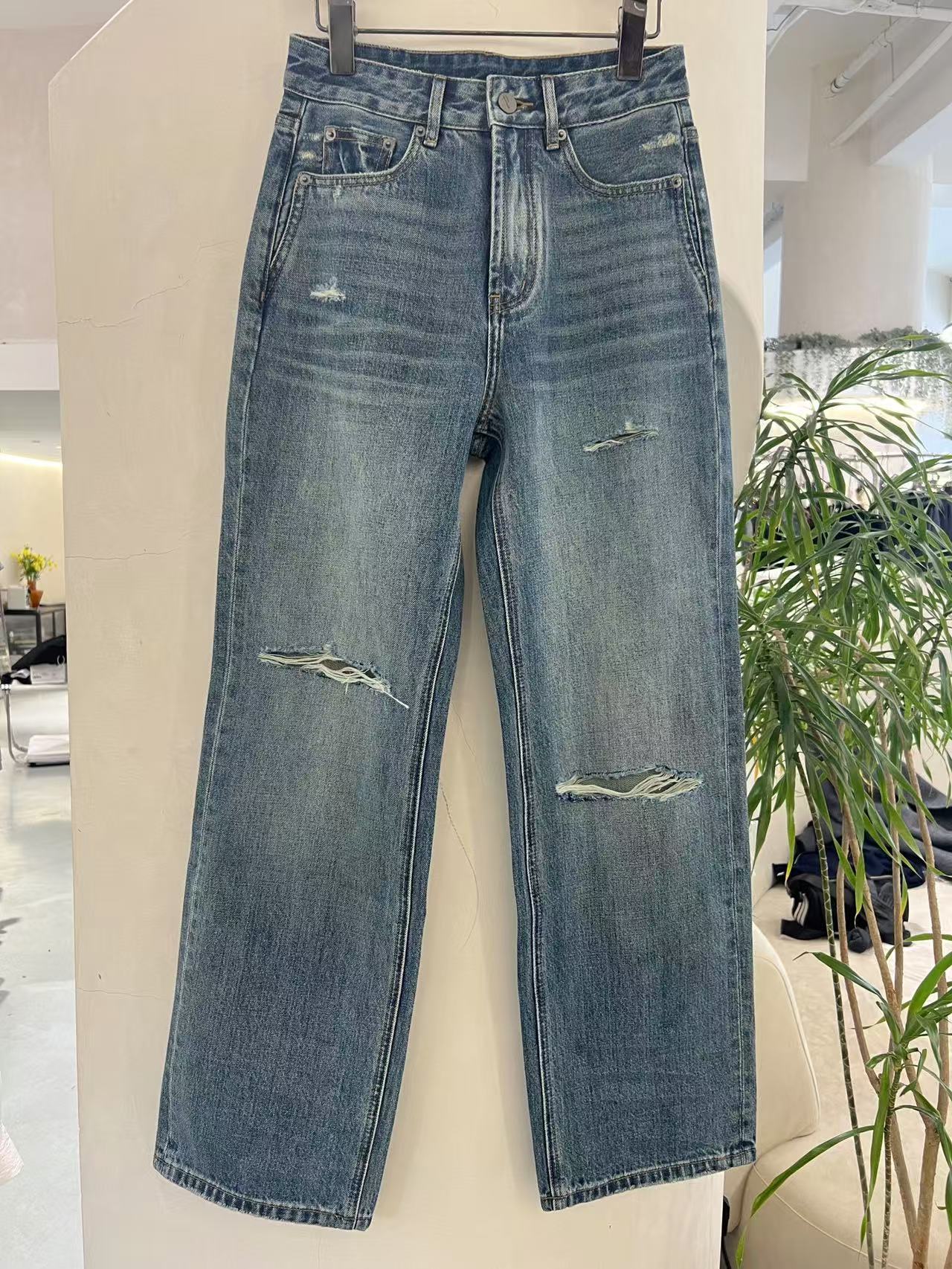 【名衣扬】破多洞直筒牛仔裤~素板破多洞简单百搭牛仔直筒裤