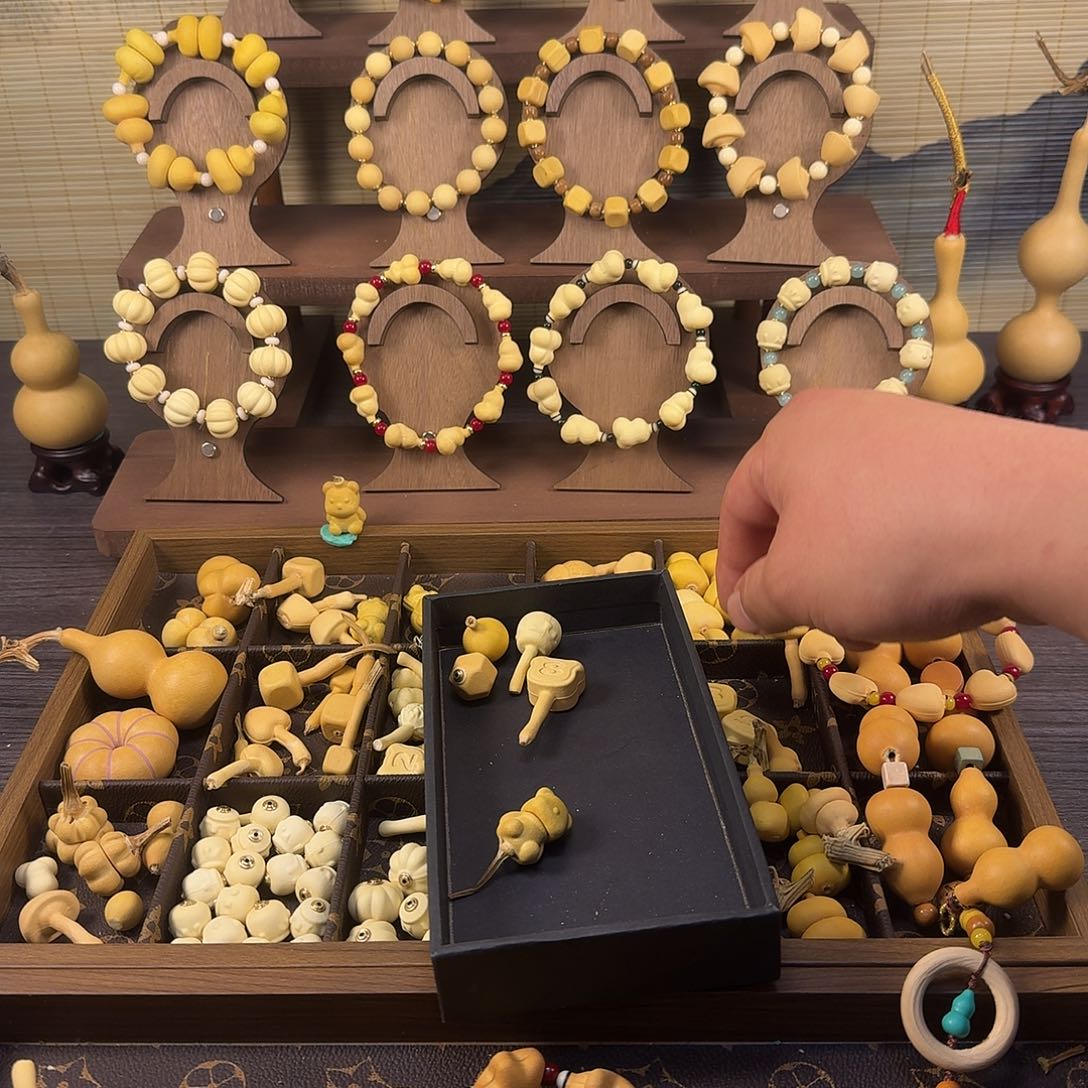 木质纯铜葫芦在手 好运常有