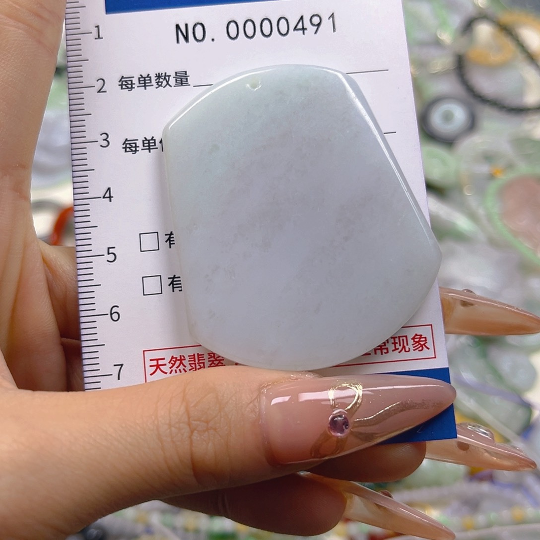 翡翠未镶嵌颈饰hhh