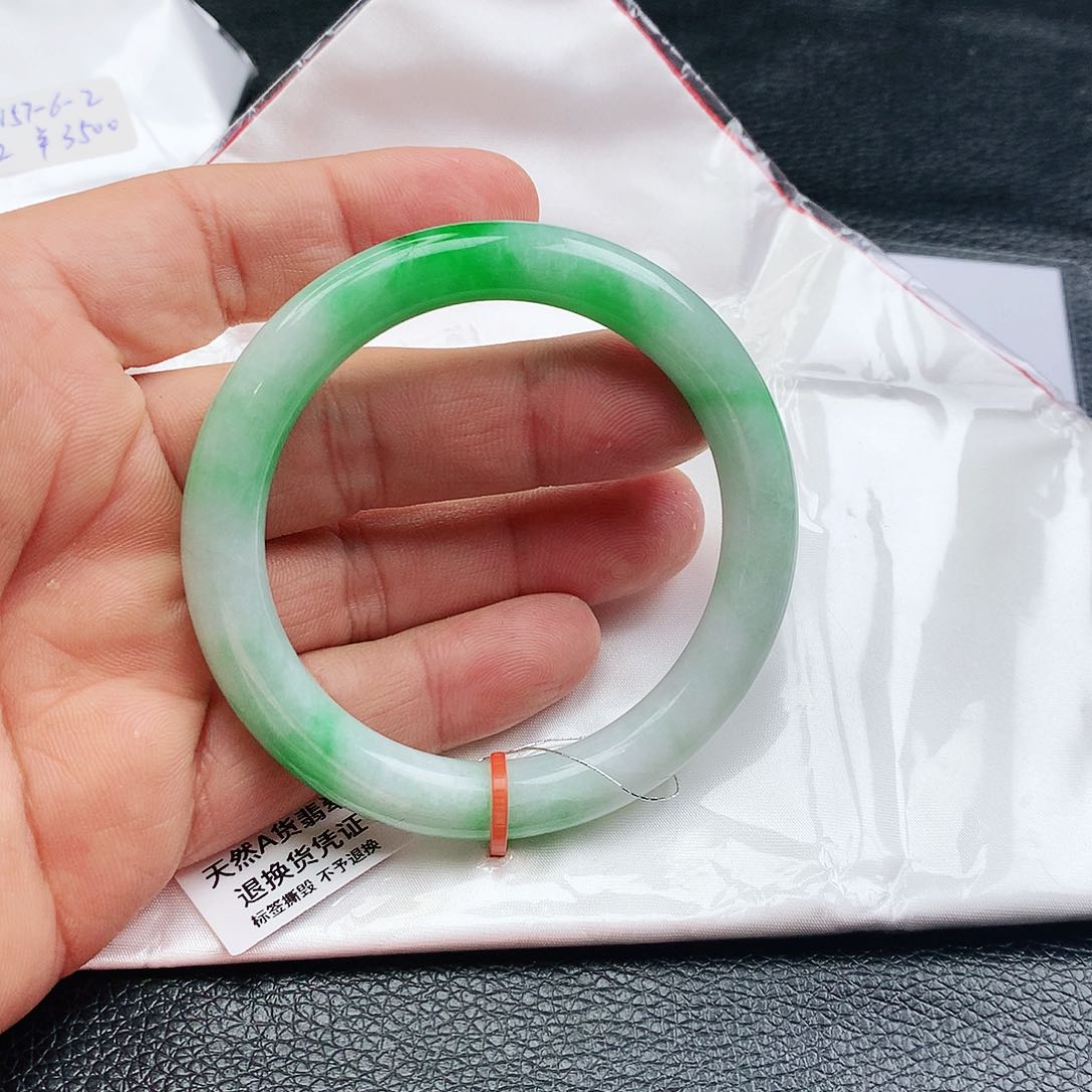 翡翠手镯未镶嵌渔**晚天然翡翠手镯